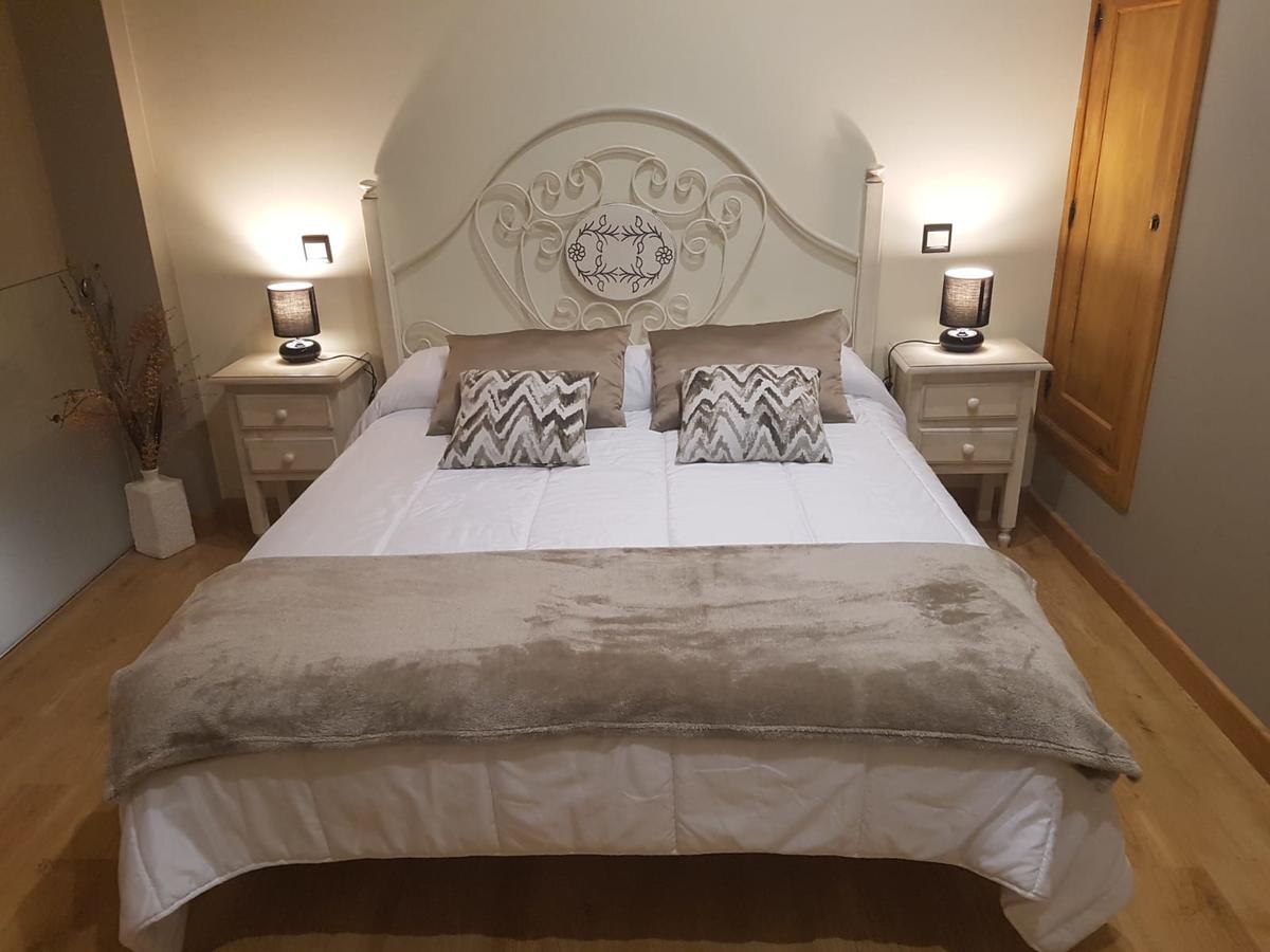 Apartamentos Santa Justa Ubiarco Esterno foto